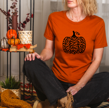 Load image into Gallery viewer, Leopard pumpkin tshirt
