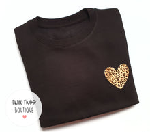 Load image into Gallery viewer, Simple mini heart sweatshirt
